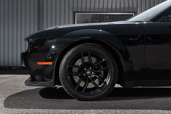 Dodge Challenger 7 of 21