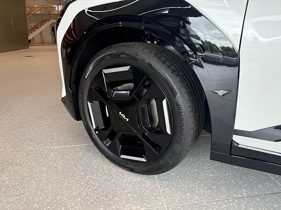 Kia EV3 3 of 13
