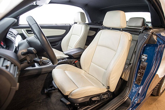 BMW 135i 13 of 24