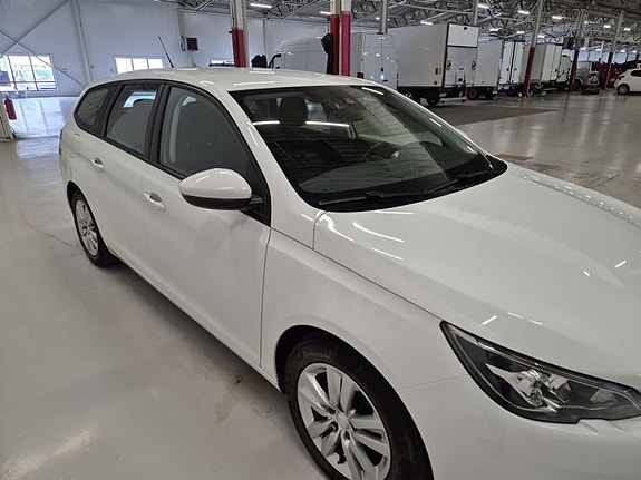 Peugeot 308 3 of 5