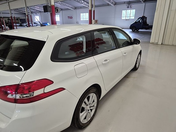 Peugeot 308 6 of 10