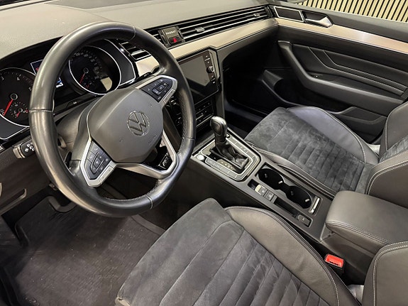 Volkswagen Passat 9 of 18