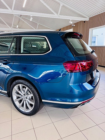 Volkswagen Passat 13 of 18