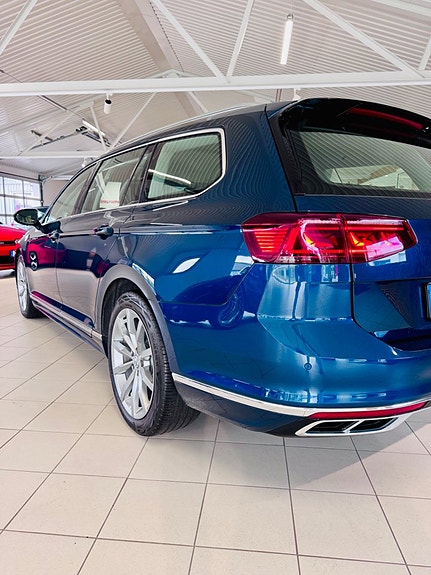 Volkswagen Passat 14 of 18