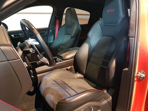 Porsche Cayenne 9 of 11