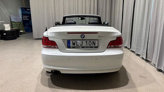 BMW 118i 4 of 5