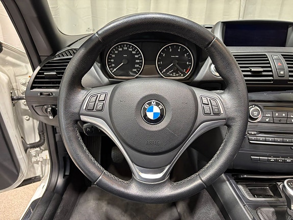 BMW 118i 16 of 27