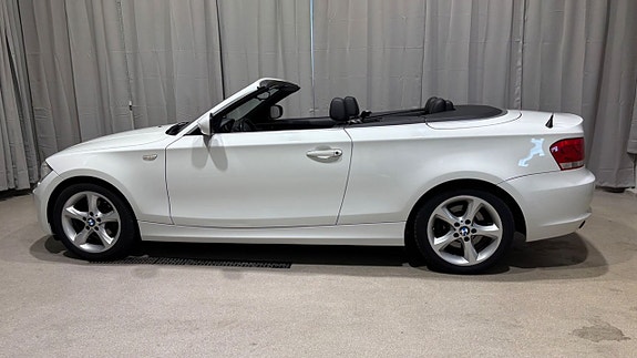 BMW 118i 2 of 5