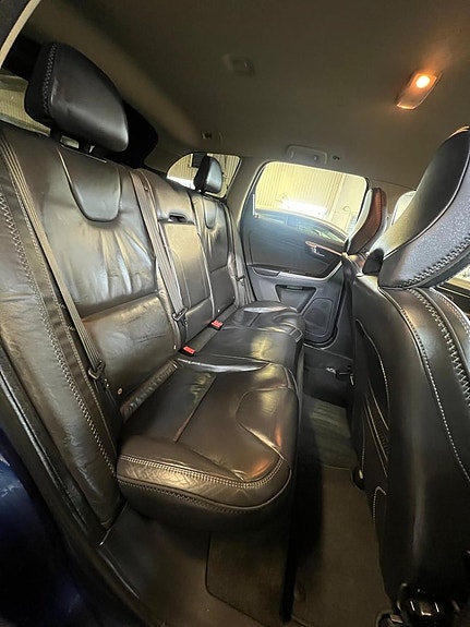 Volvo XC60 8 of 8