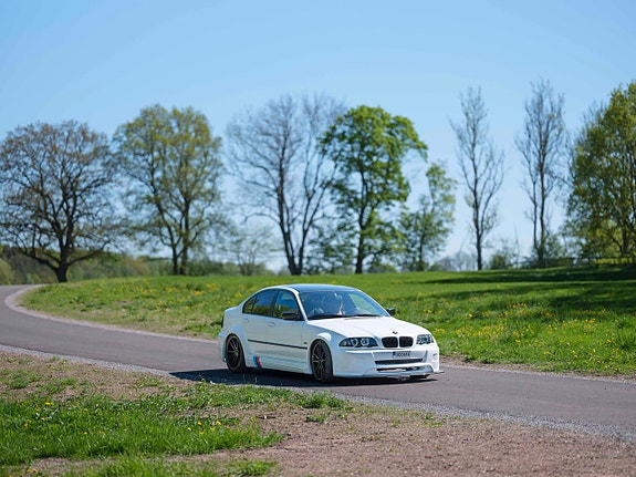 BMW 320 8 of 17