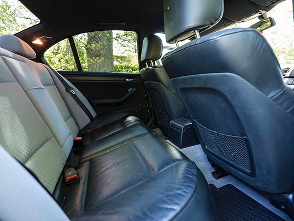 BMW 320 16 of 17