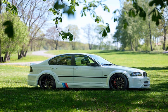BMW 320 2 of 17