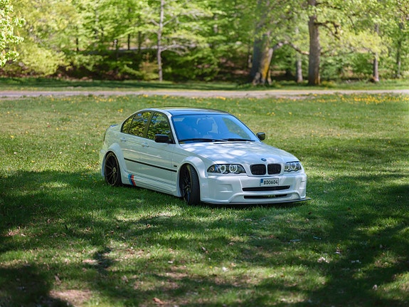 BMW 320 3 of 17