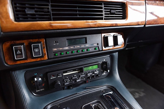Jaguar XJ 16 of 23