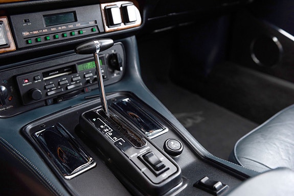 Jaguar XJ 15 of 23