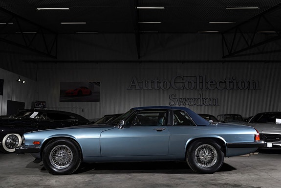 Jaguar XJ 2 of 5