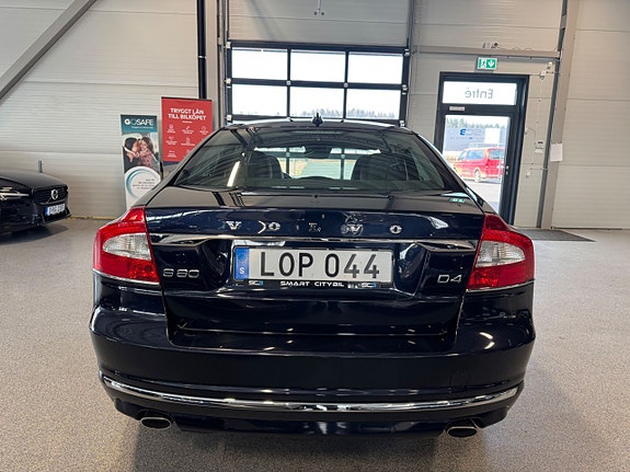 Volvo S80 4 of 5