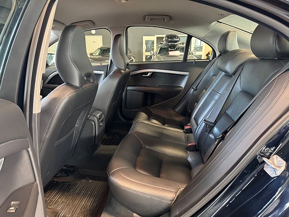 Volvo S80 11 of 16