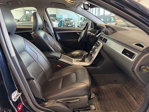 Volvo S80 9 of 16