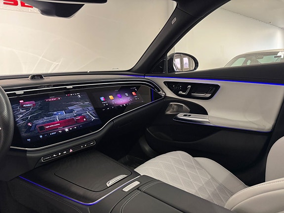 Mercedes-Benz E300 e 12 of 26