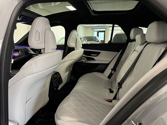 Mercedes-Benz E300 e 14 of 26