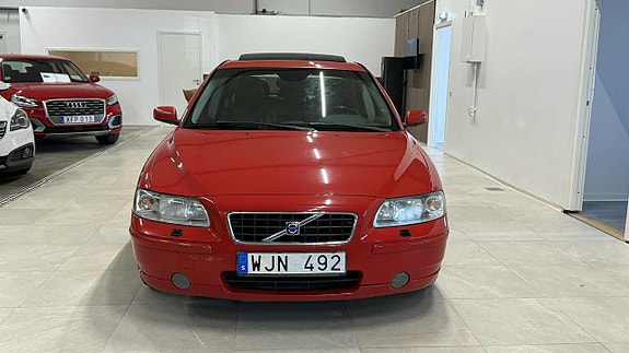 Volvo S60 2 of 19