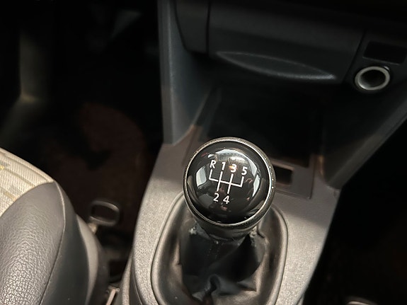 Volkswagen Caddy 19 of 21