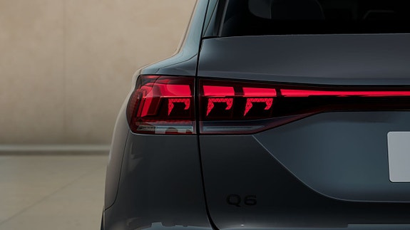 Audi Q6 e-tron 7 of 11
