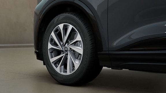Audi Q6 e-tron 5 of 5