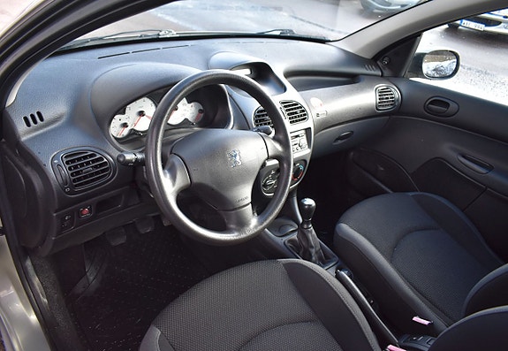 Peugeot 206 12 of 13