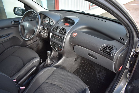 Peugeot 206 11 of 13