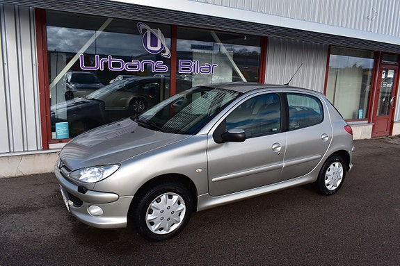 Peugeot 206 2 of 5