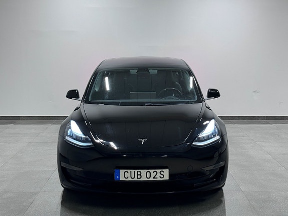 Tesla Model 3 2 of 5