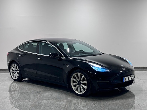 Tesla Model 3 5 of 5