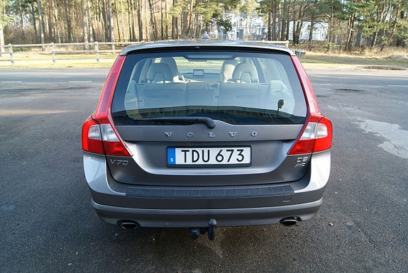 Volvo V70 6 of 15