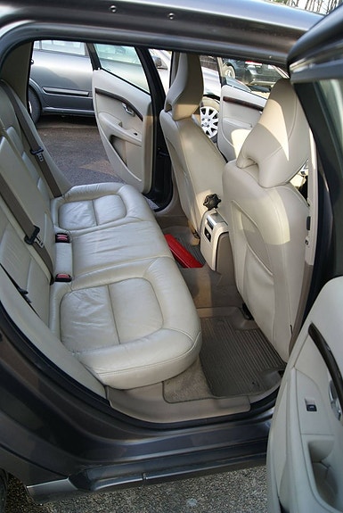 Volvo V70 12 of 15