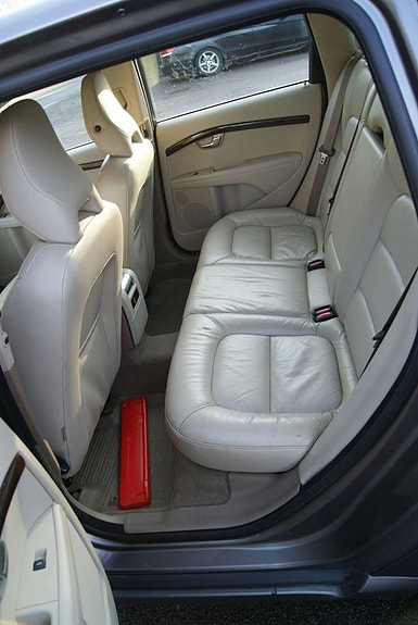 Volvo V70 10 of 15