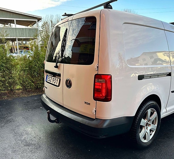 Volkswagen Caddy Maxi 16 of 24