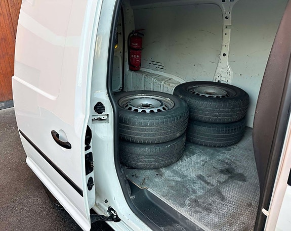 Volkswagen Caddy Maxi 18 of 24