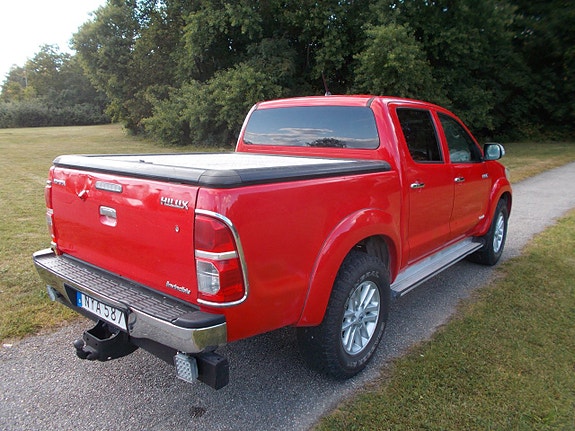 Toyota HiLux 3 of 5