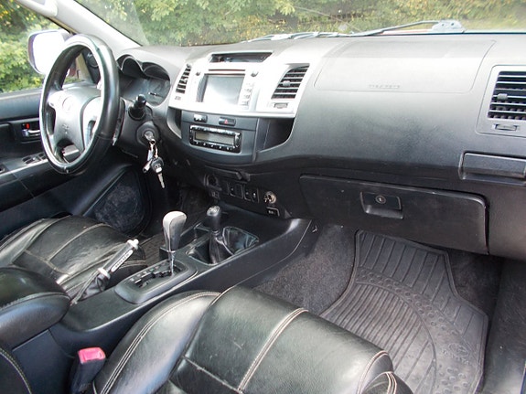 Toyota HiLux 10 of 20