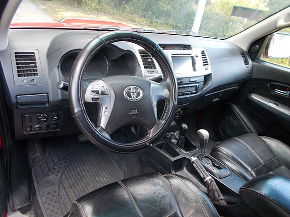 Toyota HiLux 7 of 20
