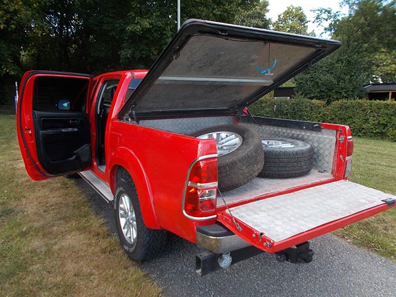 Toyota HiLux 13 of 20