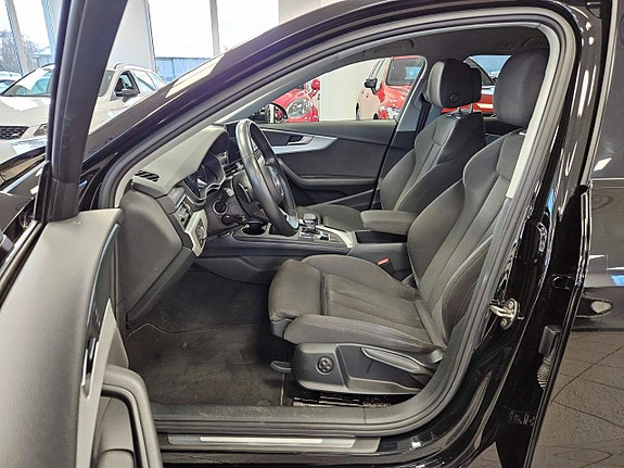 Audi A4 11 of 17