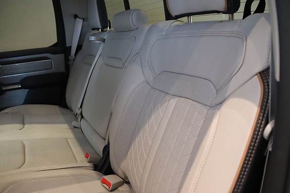 Dodge RAM 1500 12 of 21