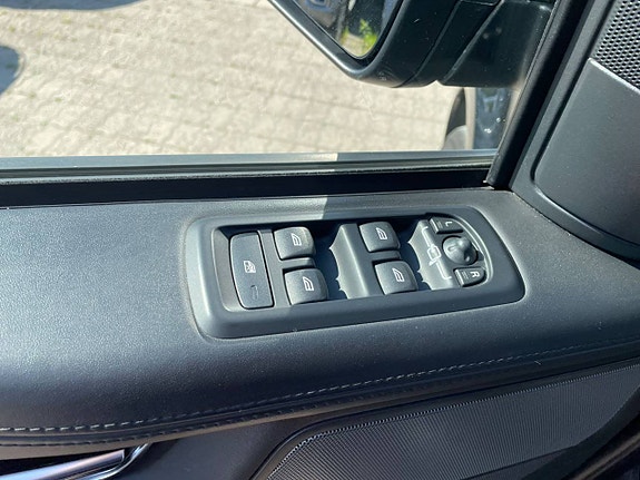 Land Rover Range Rover Sport 21 of 24