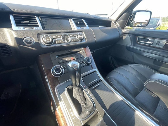 Land Rover Range Rover Sport 16 of 24