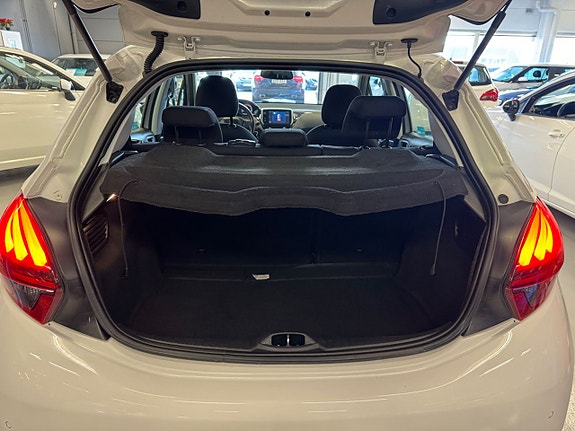 Peugeot 208 17 of 17