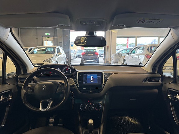Peugeot 208 13 of 17