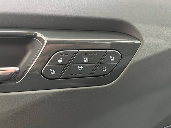 Kia EV9 12 of 18